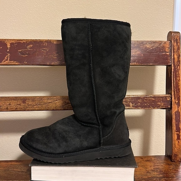 UGG Black Tall Classic Knee Boots Shearling Suede Leather Fleece Lined - Picture 2 of 15